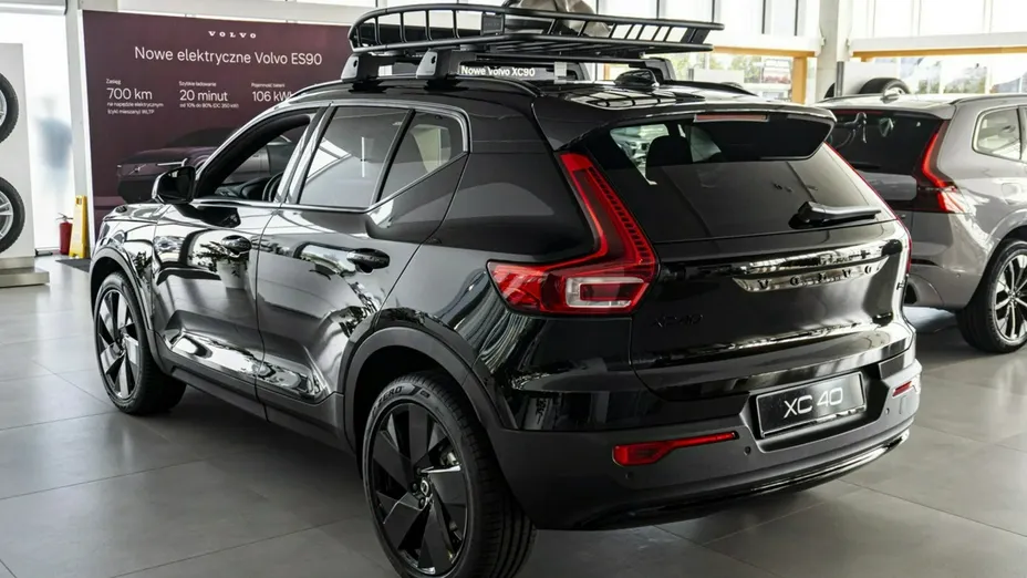 VOLVO XC40 -