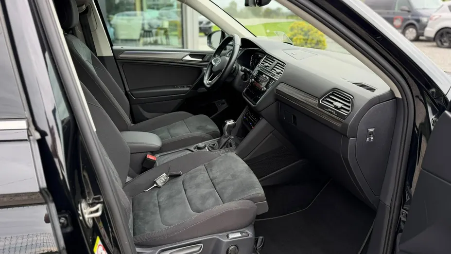 VOLKSWAGEN Tiguan Allspace -