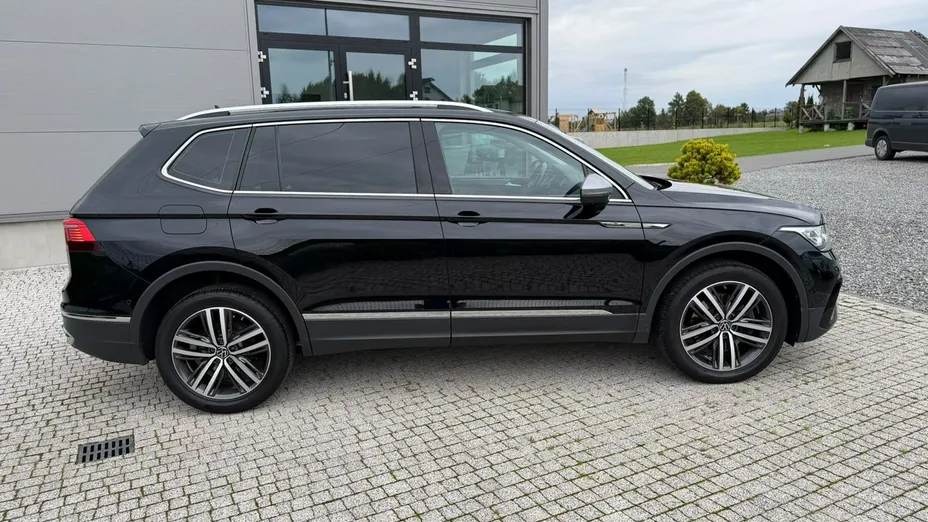 VOLKSWAGEN Tiguan Allspace -