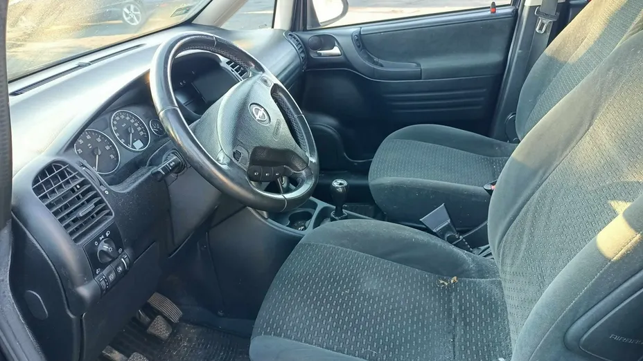 OPEL Zafira -