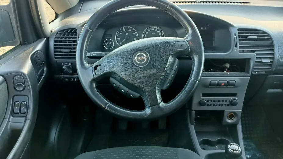 OPEL Zafira -