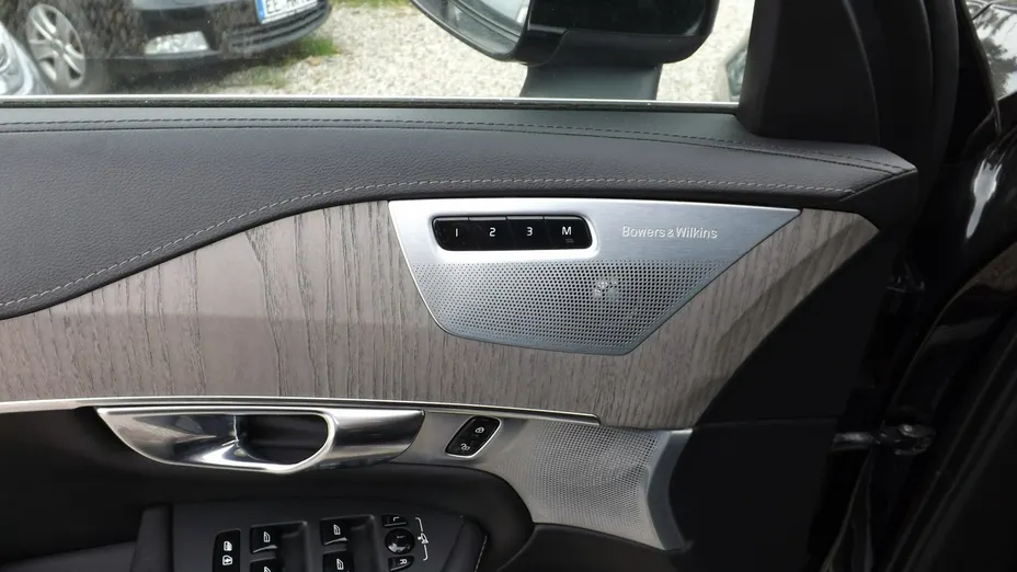VOLVO XC90 -