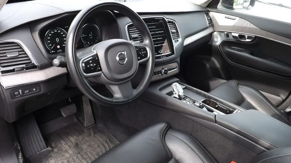 VOLVO XC90 -