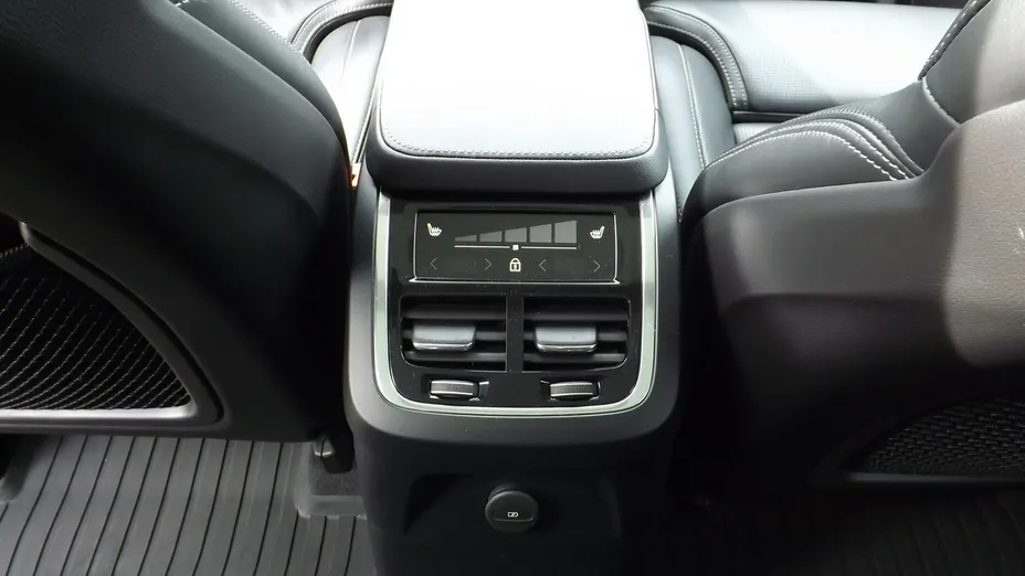 VOLVO XC90 -