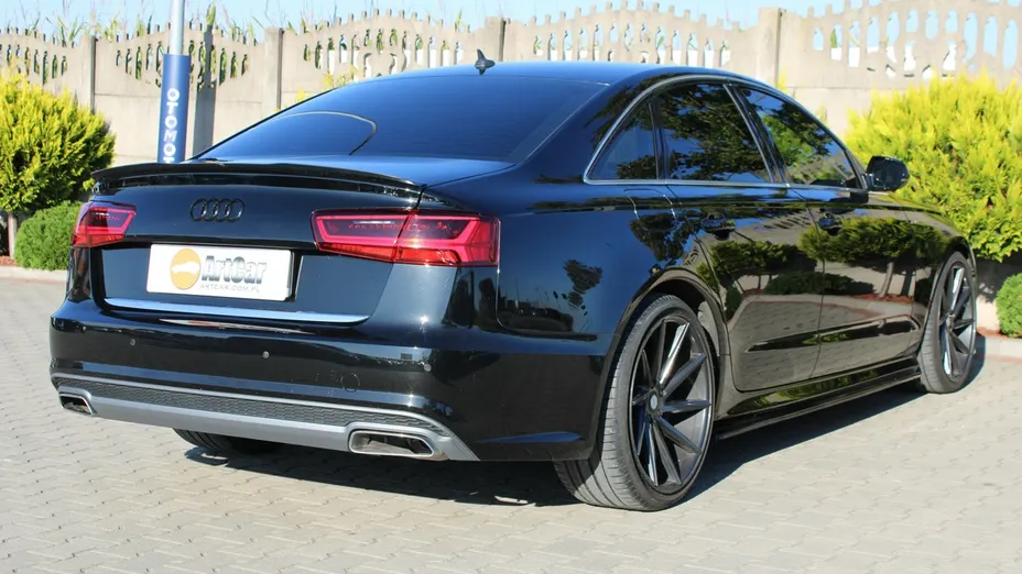 AUDI A6 -