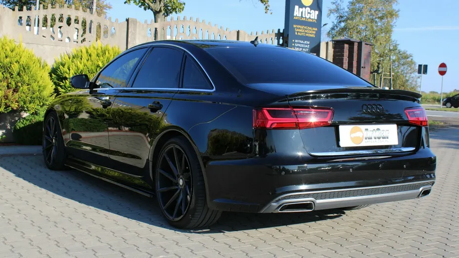 AUDI A6 -