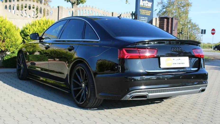 AUDI A6 -