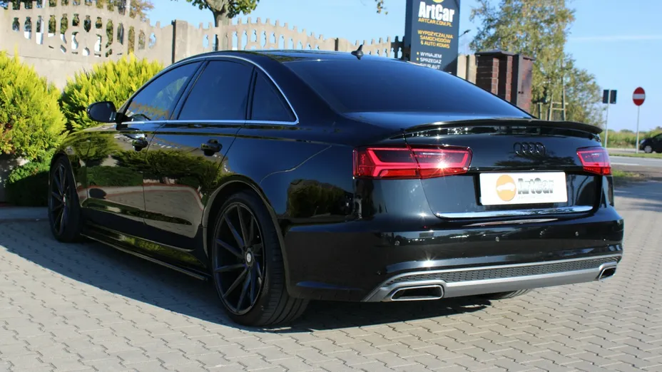 AUDI A6 -