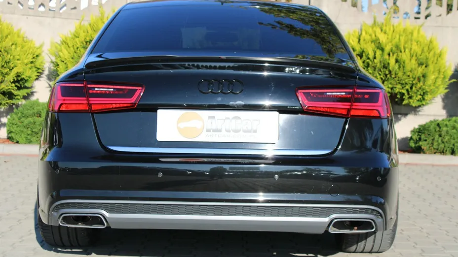 AUDI A6 -