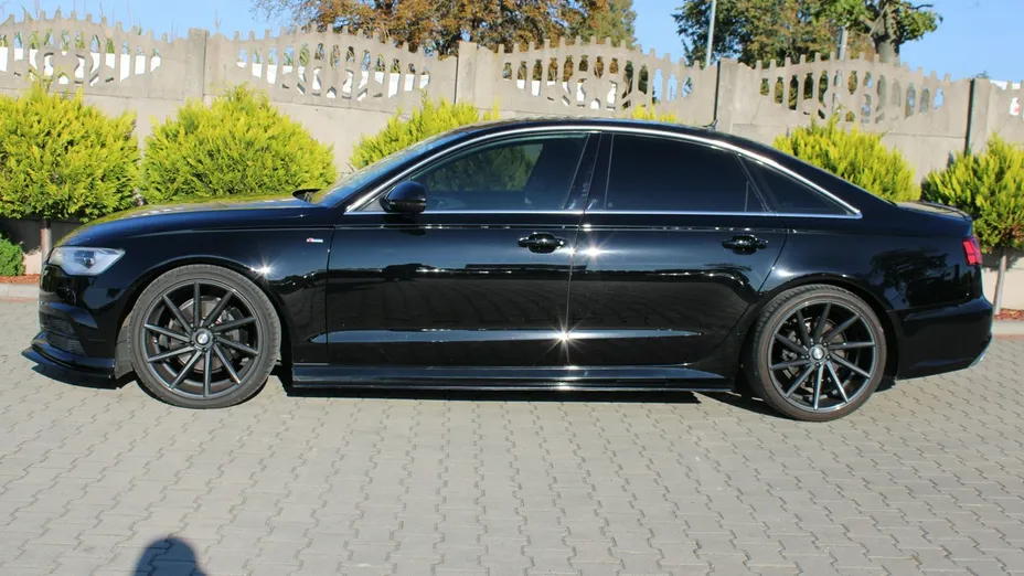 AUDI A6 -