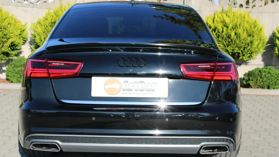 AUDI A6 -