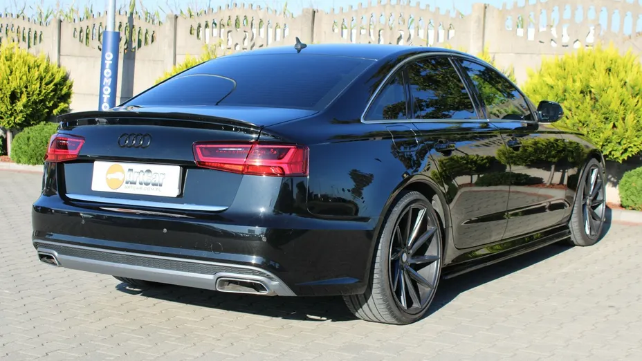 AUDI A6 -