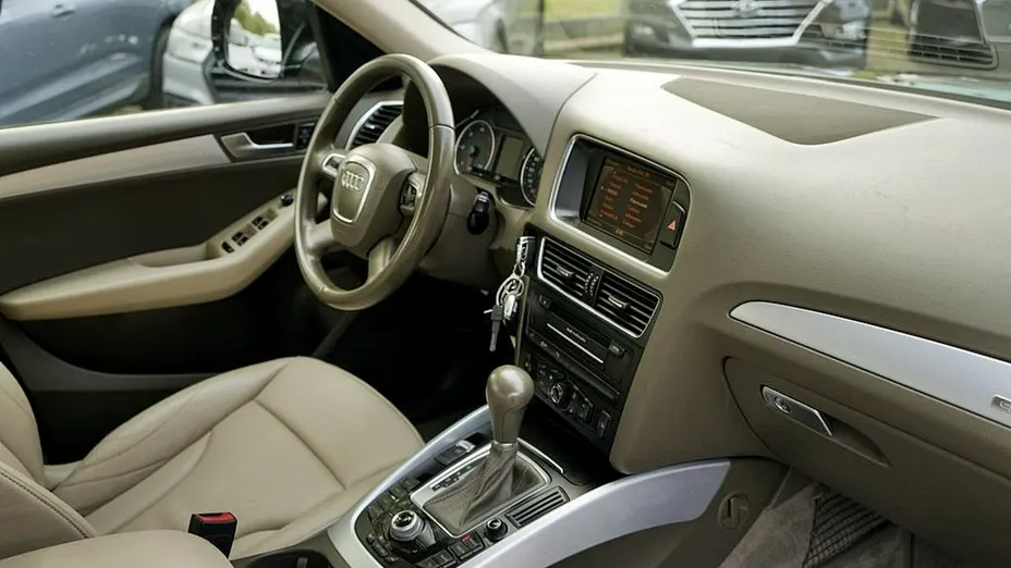 AUDI Q5 -