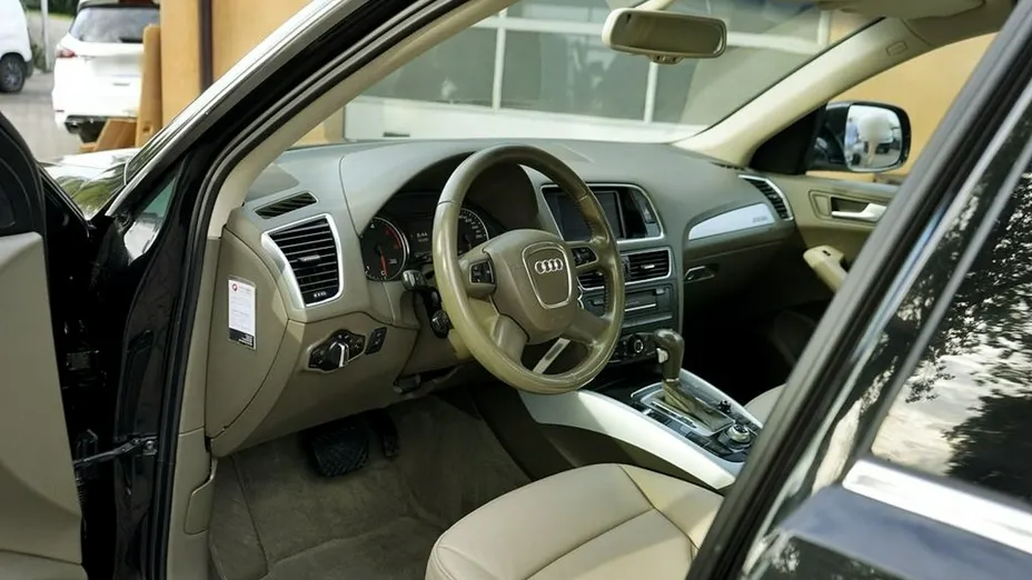 AUDI Q5 -