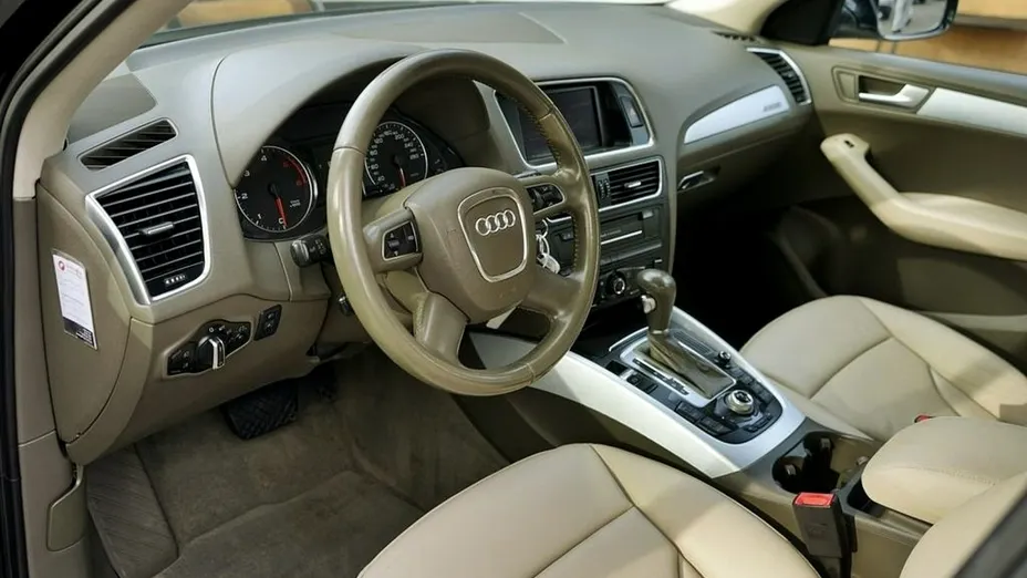 AUDI Q5 -