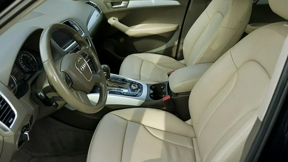 AUDI Q5 -