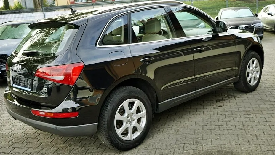 AUDI Q5 -