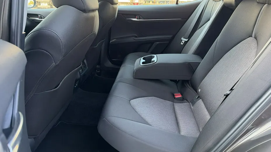 TOYOTA Camry -