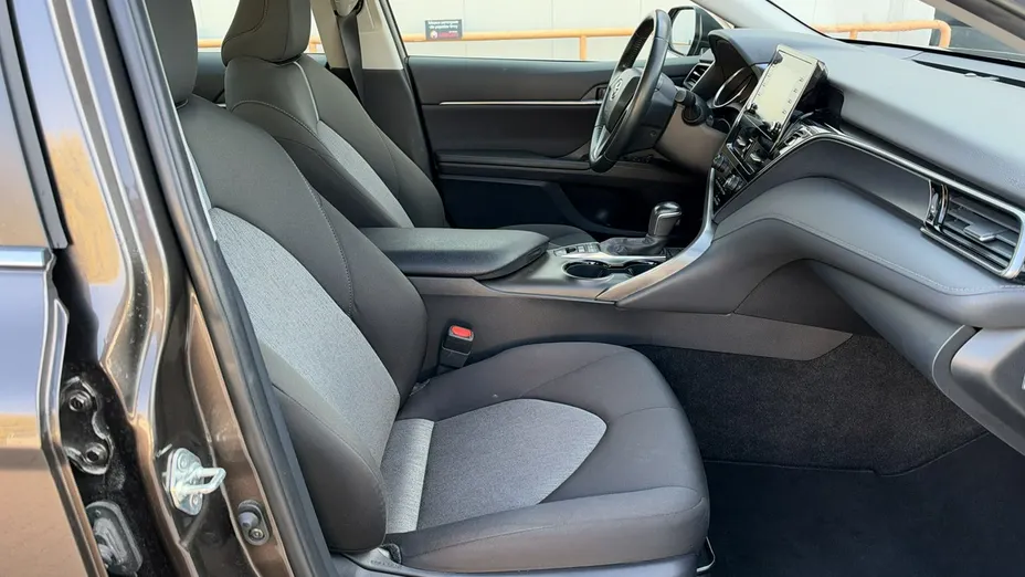 TOYOTA Camry -