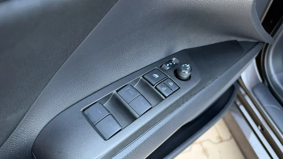 TOYOTA Camry -