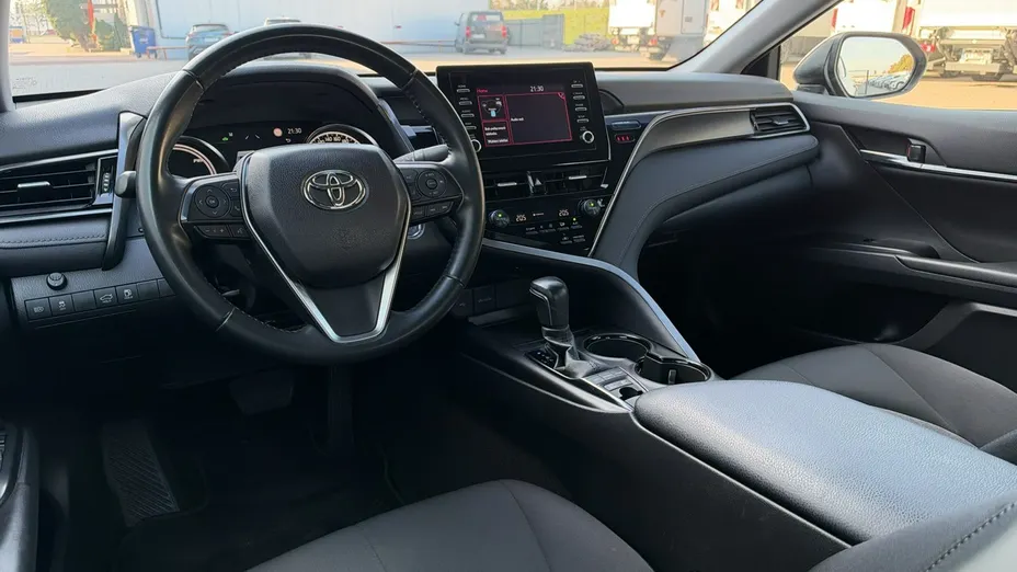 TOYOTA Camry -