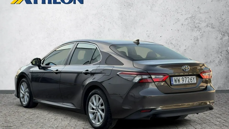 TOYOTA Camry -