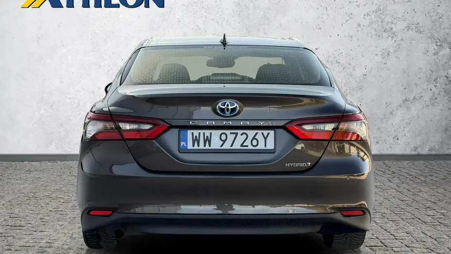 TOYOTA Camry -