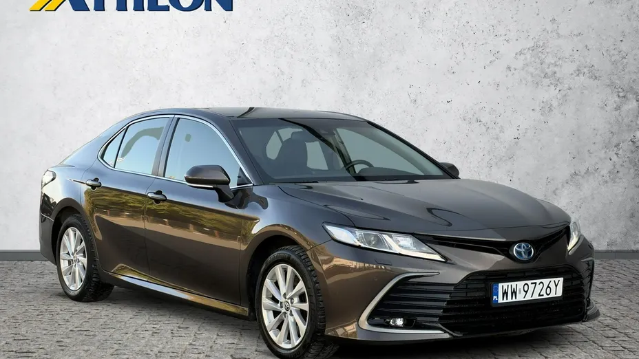 TOYOTA Camry -