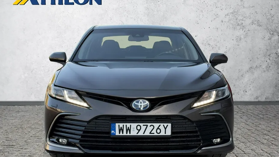 TOYOTA Camry -