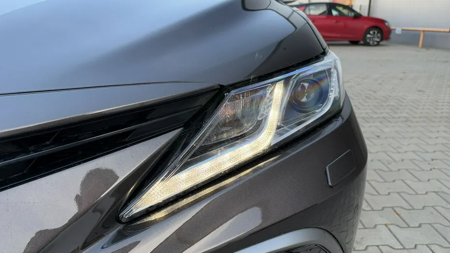 TOYOTA Camry -