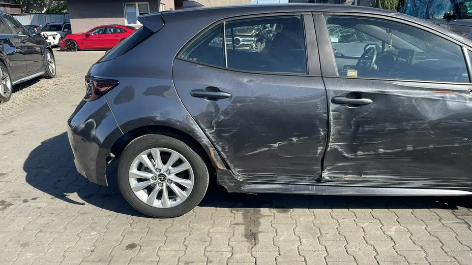 TOYOTA Corolla -