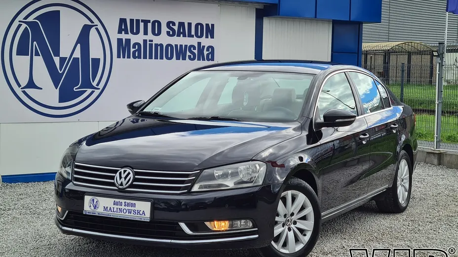 VOLKSWAGEN Passat -
