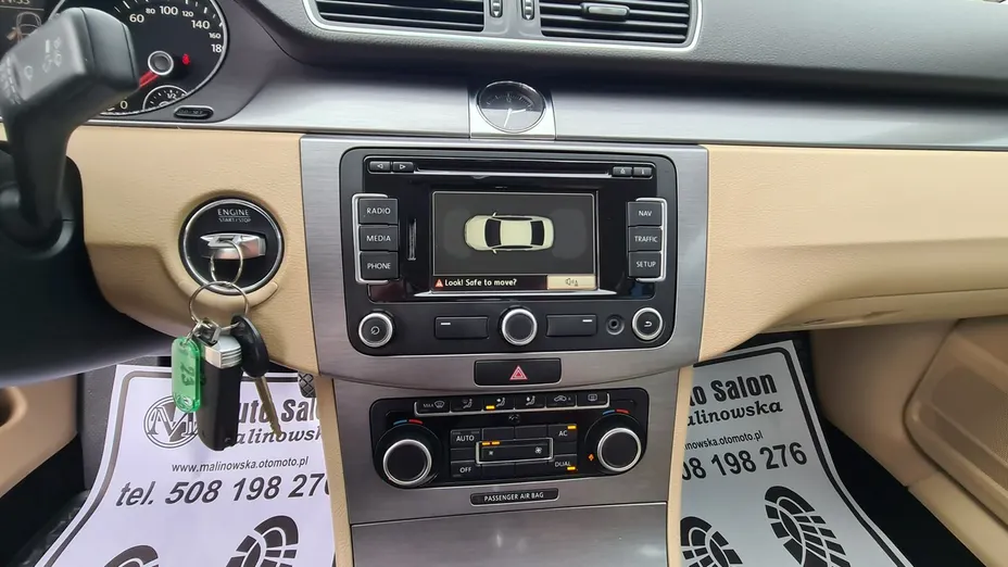 VOLKSWAGEN Passat -