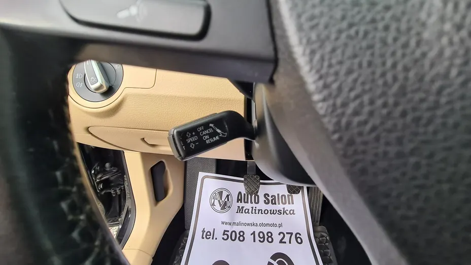 VOLKSWAGEN Passat -