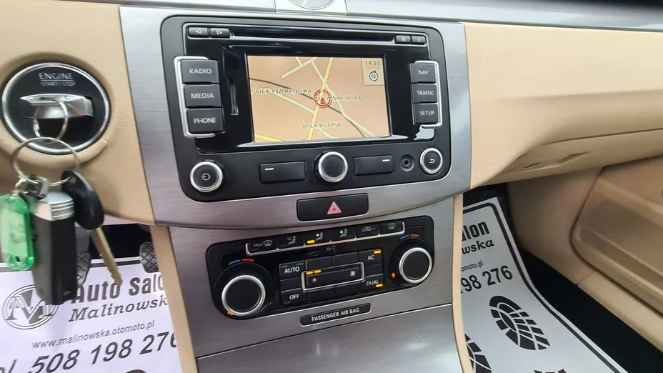 VOLKSWAGEN Passat -