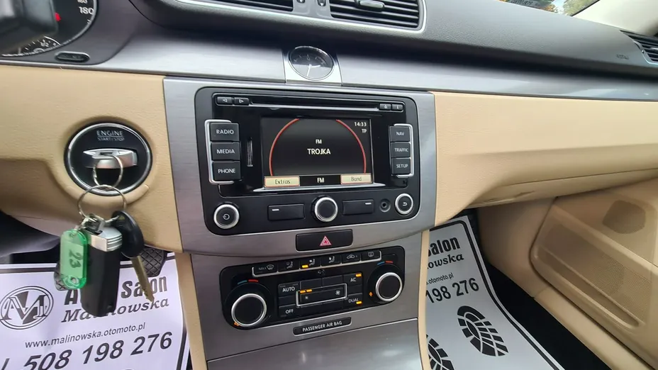 VOLKSWAGEN Passat -