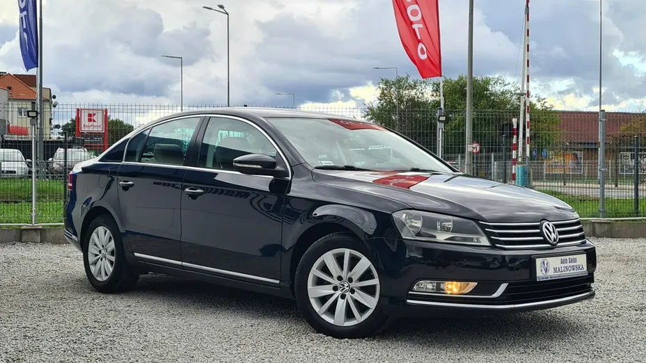 VOLKSWAGEN Passat -