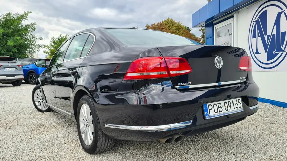 VOLKSWAGEN Passat -