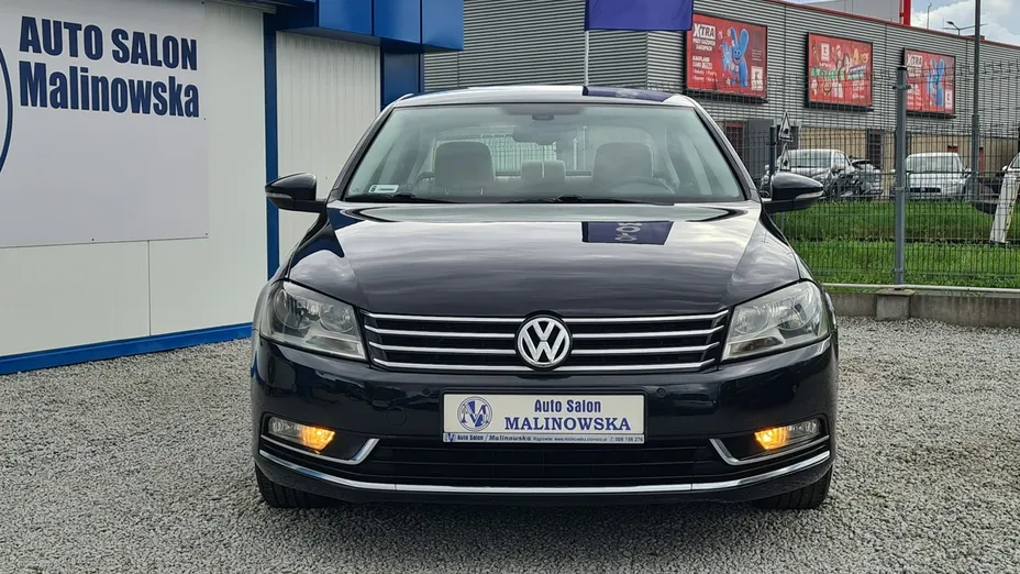 VOLKSWAGEN Passat -