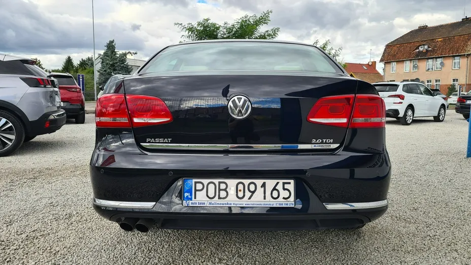 VOLKSWAGEN Passat -