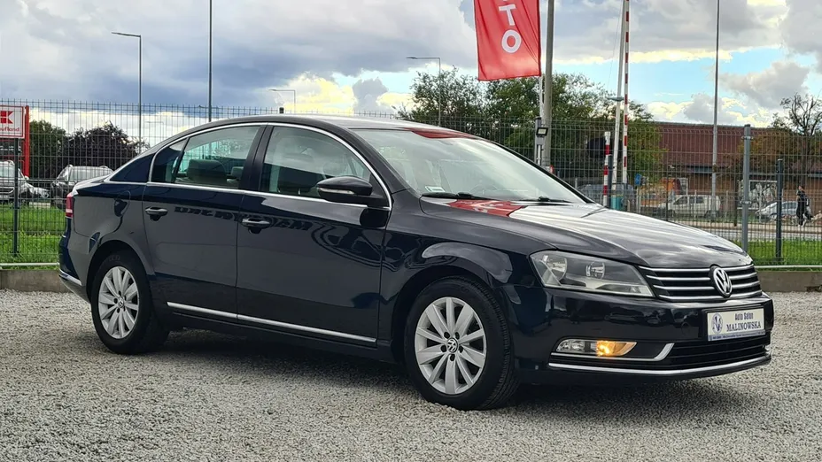 VOLKSWAGEN Passat -