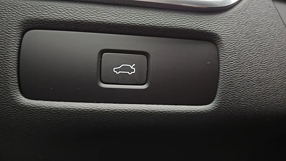 VOLVO XC60 -