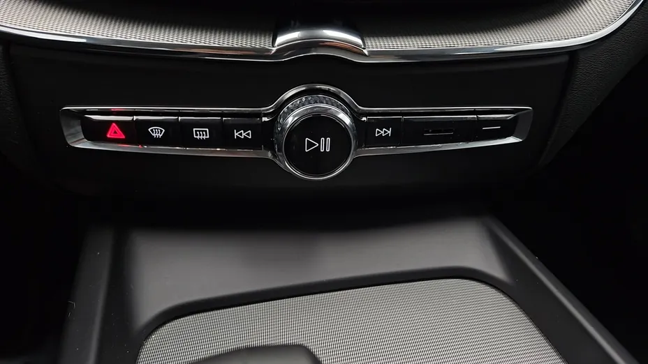 VOLVO XC60 -
