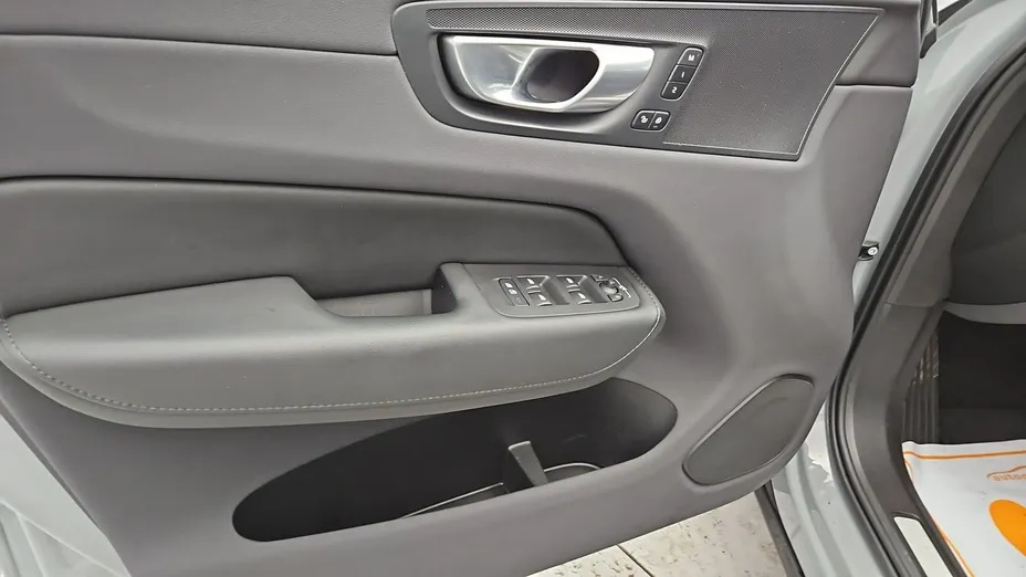 VOLVO XC60 -