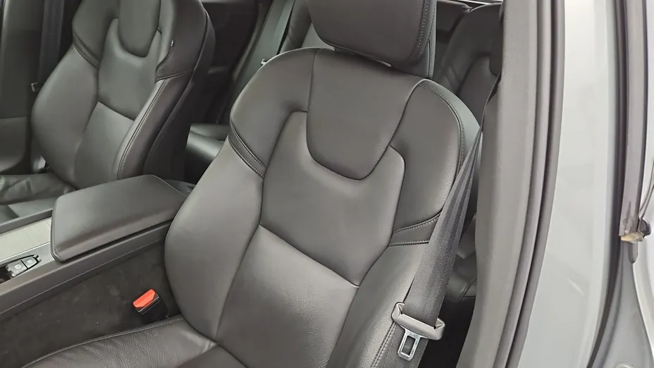 VOLVO XC60 -