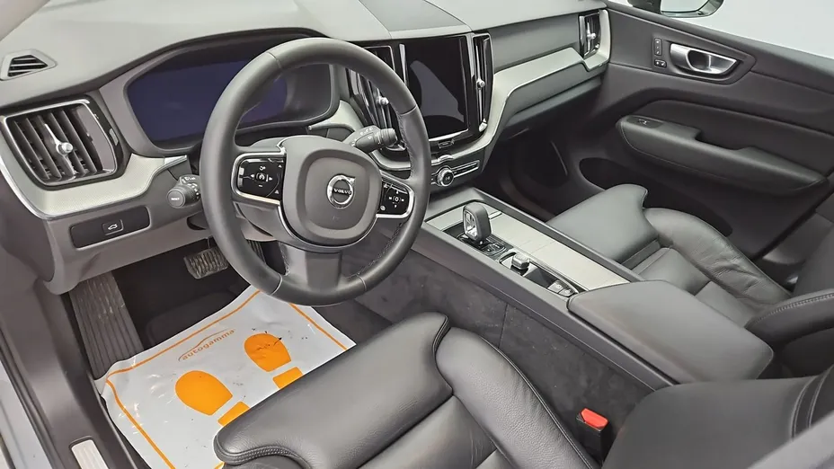 VOLVO XC60 -