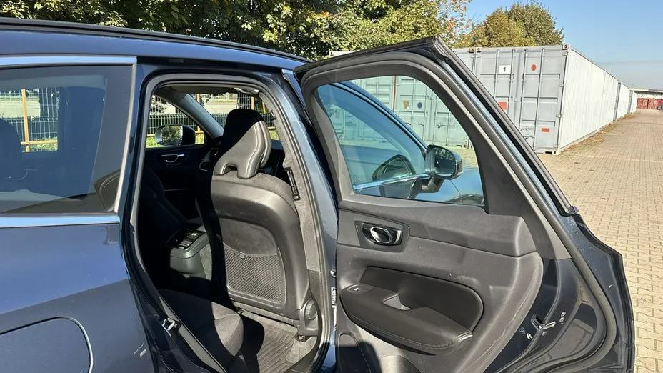 VOLVO XC60 -