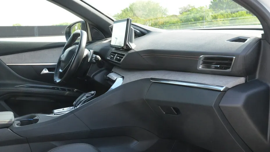 PEUGEOT 5008 -