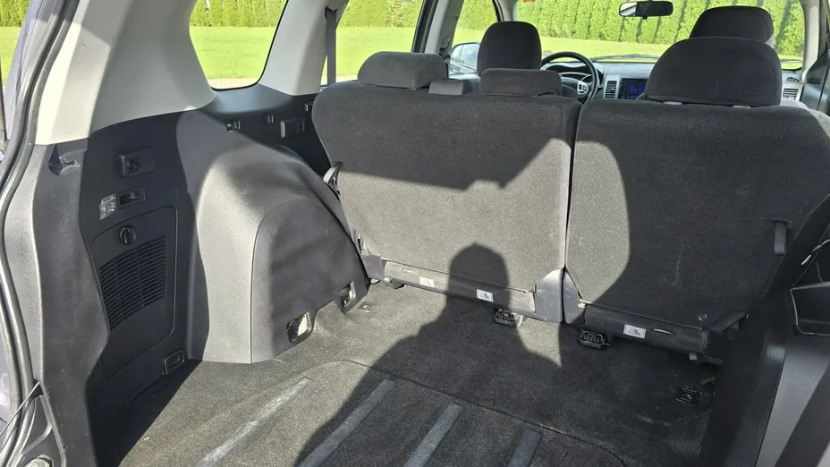 MITSUBISHI Outlander -