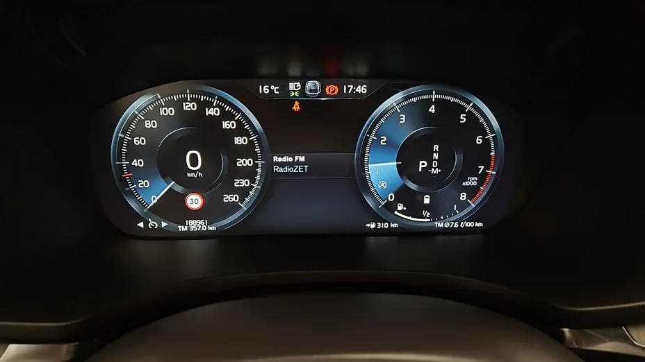 VOLVO V60 -